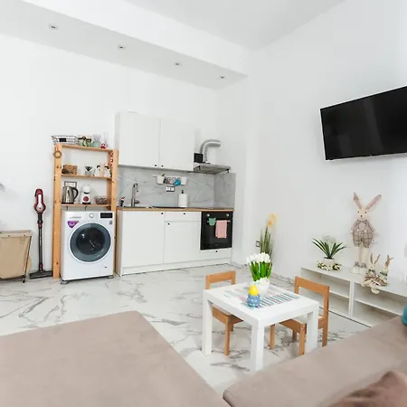 Velik Apartament *
